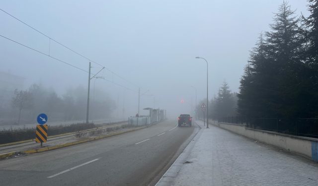 Eskişehir Güne Yoğun Sisle Başladı