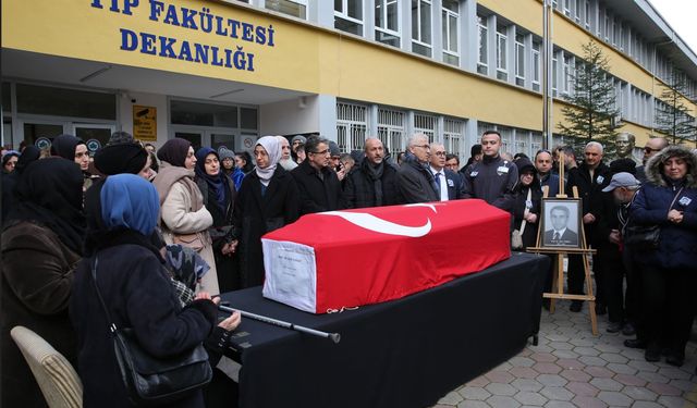 Prof. Dr. Akın Turgut ESOGÜ'de son yolculuğuna uğurlandı