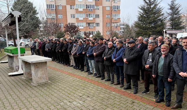 Eğitimci Fahri Akça Toprağa Verildi