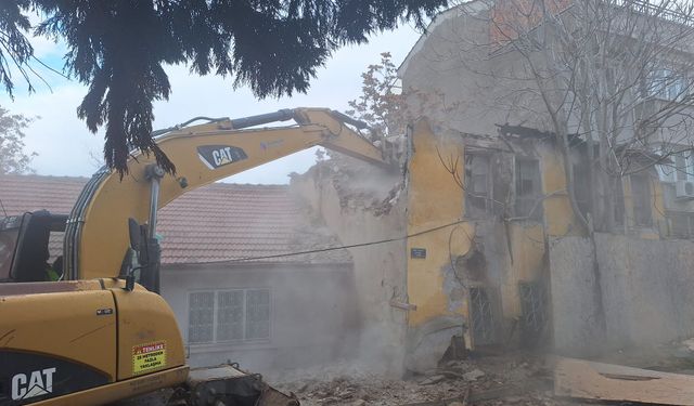 Odunpazarı Belediyesi Metruk Binalarla Mücadelesine Devam Ediyor