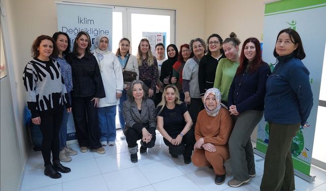 Kadınlar Çocuklar Gülsün Diye Üretiyor