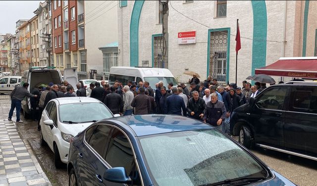 Paraşüt kazasında ölen 2 arkadaş Eskişehir'de toprağa verildi