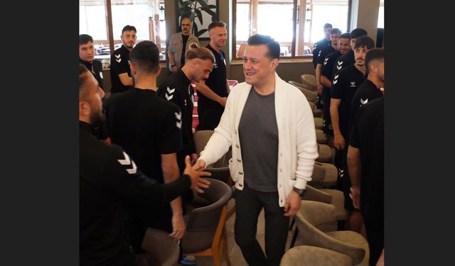 Hatipoğlu Eskişehirspor oyuncularıyla bir araya geldi