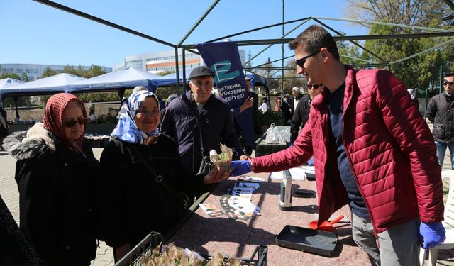 Üretici Kadınlara Ücretsiz Toprak Analizi