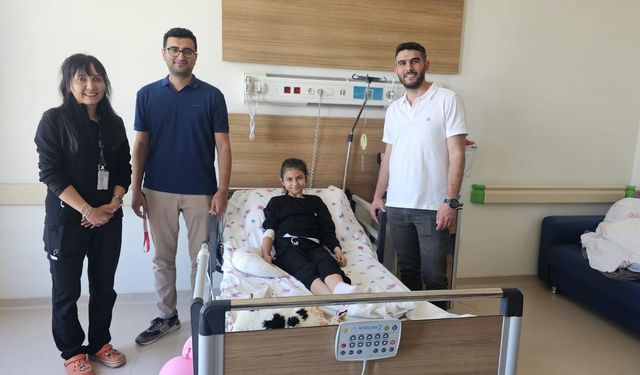 Minik kızın midesinden devasa bir saç yumağı çıktı