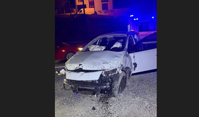 Otomobil Bariyerlere Çarptı: 1 Ölü