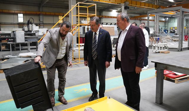 Başkan Ataç Fabrikaları Ziyaret Etti