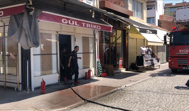 Eskişehir'de giyim mağazasında korkutan yangın