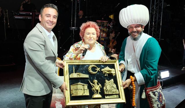 Görkemli Festivalin Kapanışını Selda Bağcan Yaptı