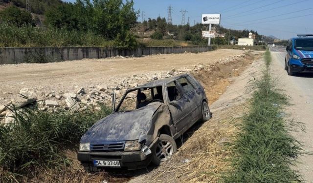 Otomobil su kanalına uçtu: 4 yaralı