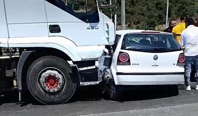 Bilecik'te tır ile otomobil çarpıştı: 1'i ağır 3 yaralı