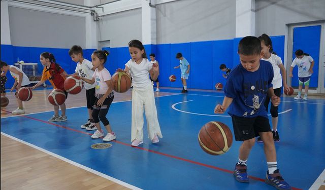 Tepebaşı’nın Çocukları Yaz Tatillerini Spor Yaparak Geçiriyor