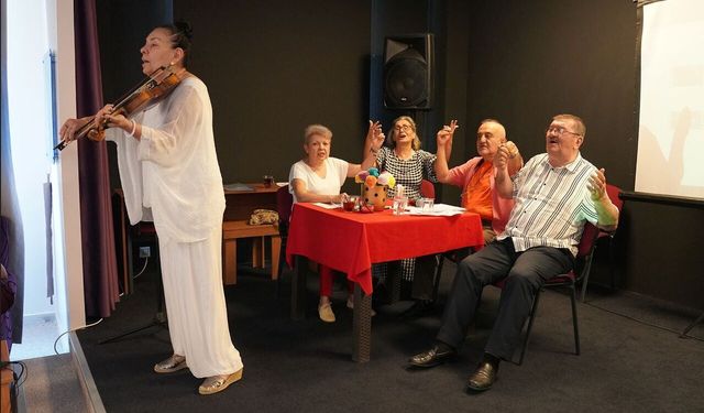 Deneyimli Vatandaşlardan 'Yeşilçam Kahvesi'