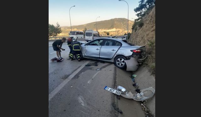 Kaza yapan araca başka bir araç çarptı: 2 yaralı