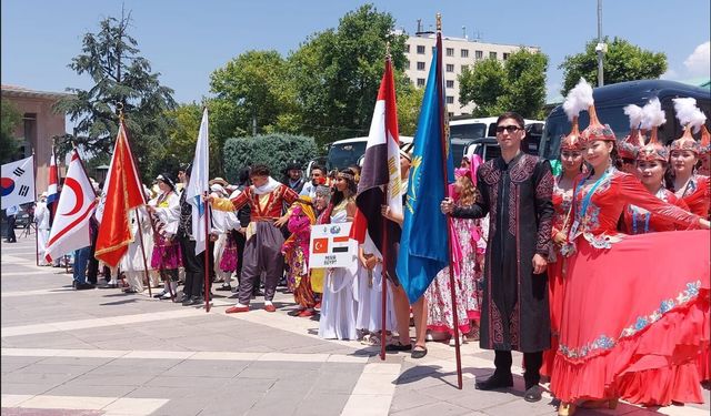 Vilayet Meydanı'nda Festival Etkinliği