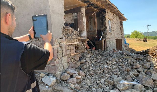 Büyükşehirden Balıkesir'de Hasar Tespitine Destek