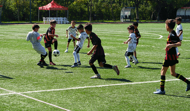 Eskişehir'de futbol şenliği minikleri buluşturuyor