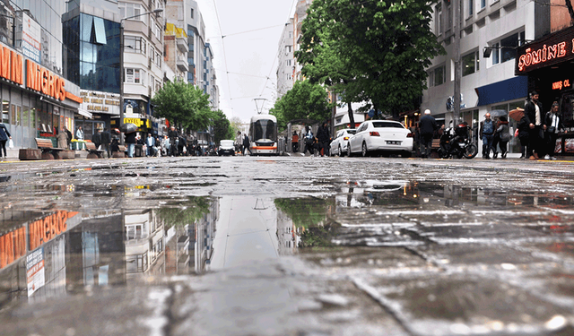 Meteoroloji uyardı: Eskişehir'e sağanak geliyor, sıcaklık düşecek