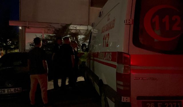 Ambulansı kovalayıp sıkıştırdılar başhekimlik bahçesine 1 minibüs adam çağırdılar