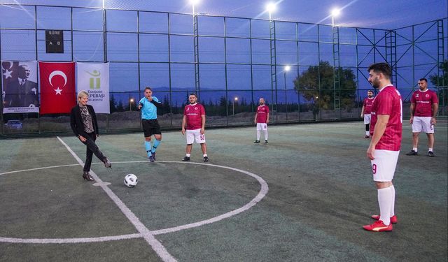 Tepebaşı Futbol Turnuvası Başladı