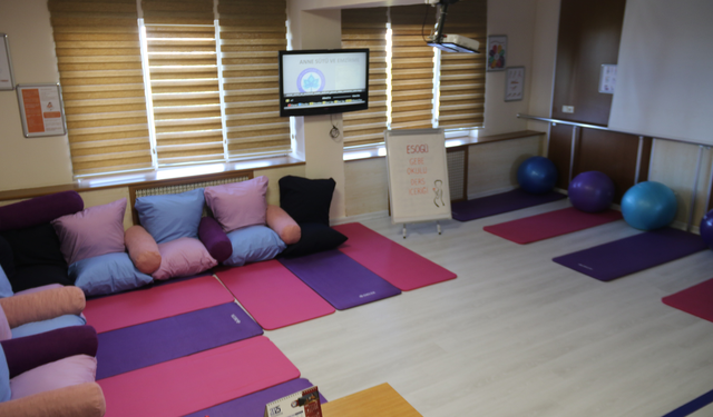 ESOGÜ Hastanesi'nde Gebe Okulu Açıldı