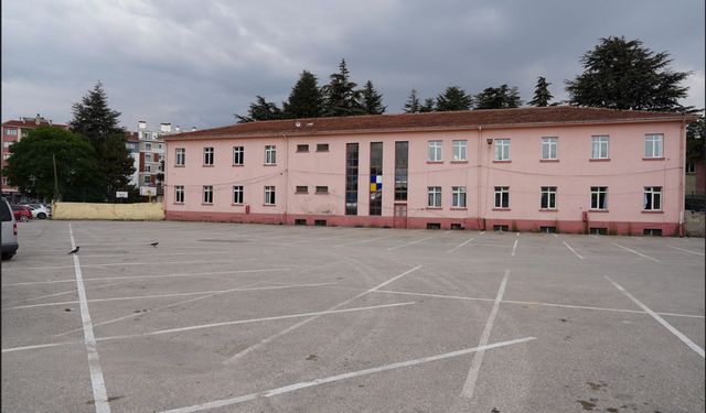 UKOME’den Devrim Arabaları Müzesi’ne Gelen Tur Araçlarına Yeni Park Alanı