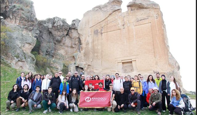 Anadolu Üniversitesi'nden Yazılıkaya Yürüyüşü