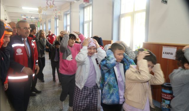 Okulda gerçeği aratmayan tatbikat