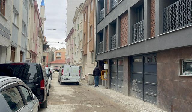 Eskişehir'de 43 yaşındaki genç adam evinde ölü bulundu