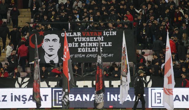 Es-Es taraftarı hava şehidi Emre Mercan'ı unutmadı