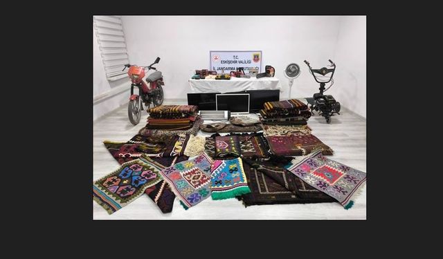 ‘Mezarcıyız’ deyip 20 evi soyan 2 şüpheli yakalandı