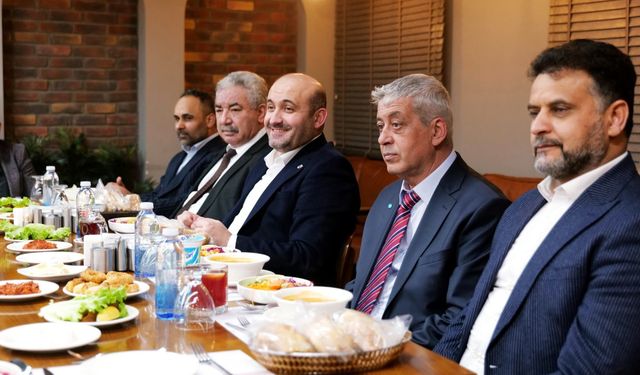 AK Parti Eskişehir İl Başkanı Albayrak’tan Demirspor’a moral yemeği