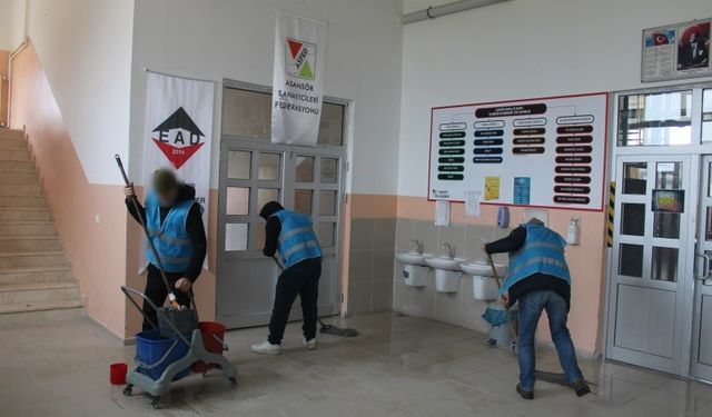 Ara tatilde okulların bakımlarını yükümlüler yapıyor