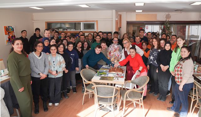 Özel Bireyler Yeni Yılı Gökkuşağı Kafe’de Kutladı