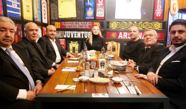 Eskişehir Demirspor şampiyonluğu yemek ile kutladı