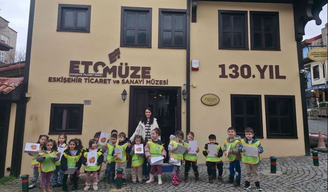 Minik Ziyaretçiler ETO Müze’yi Keşfetti