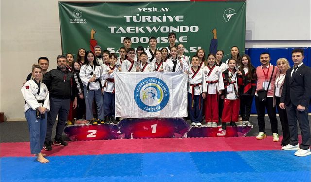 Tepebaşı Spor Kulübü Sporcuları Madalyalarla Döndü