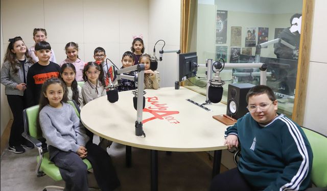 Miniklerden Üniversite Radyosuna Anlamlı Ziyaret