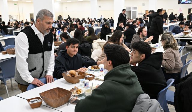 Anadolu Üniversitesi’nde ilk iftar heyecanı