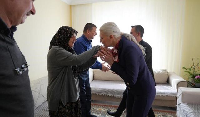 Başkan Subaşı şehit ailesini ziyaret etti