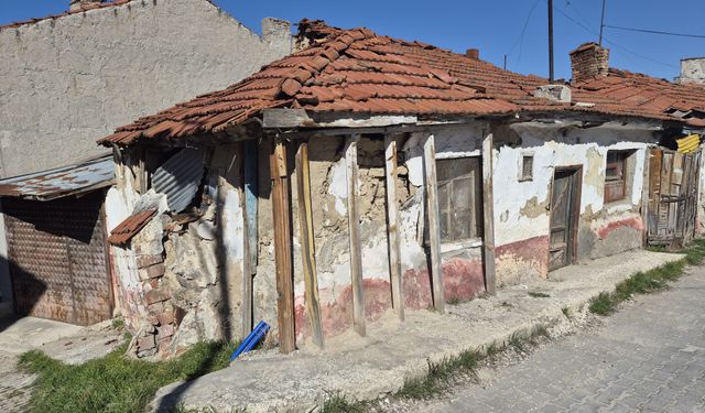 Metruk ev çevreye tehlike saçıyor