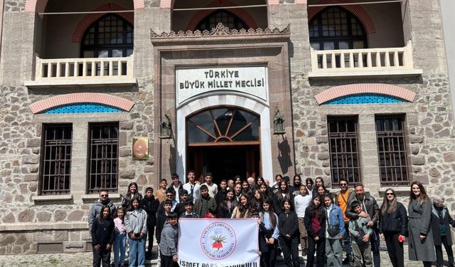 Mahmudiyeli öğrenciler "Kucak Dolusu Hayaller" projesiyle Ankara’ya gitti