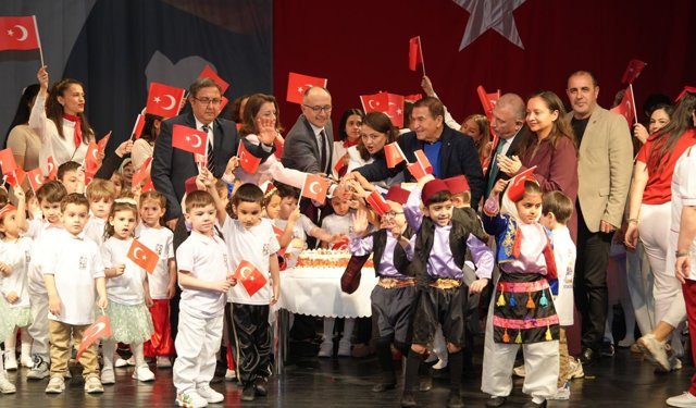 Büyükşehirden Coşkulu 23 Nisan Kutlaması