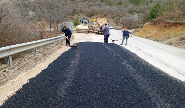 Eskişehir Büyükşehir Belediyesi Kırsalda Yol Çalışmalarına Hız Verdi