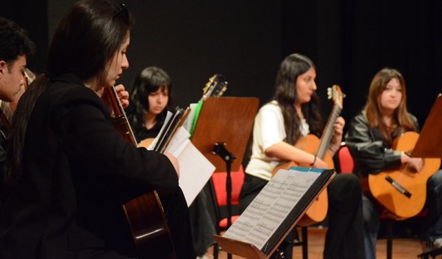 Gençler Gitar Şenliği’nde Buluştu