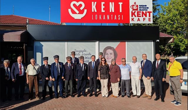 Büyükşehirden Şehit Aileleri Ve Gazilere Babalar Günü Yemeği