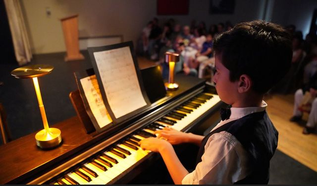 Minik Piyanistler Yılsonu Konserinde Büyüledi