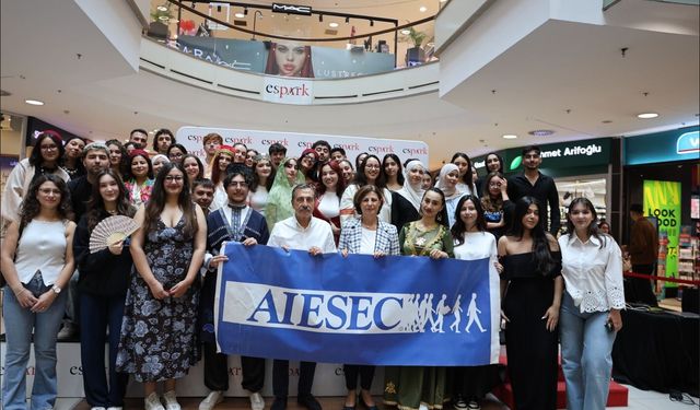 Ünlüce Ve Ataç Kültür Panayırı’nda Gençlerle Buluştu