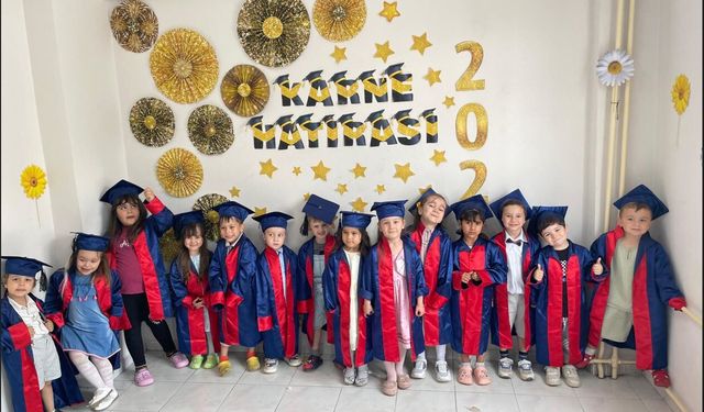 Miniklerin İlk Karne Heyecanı