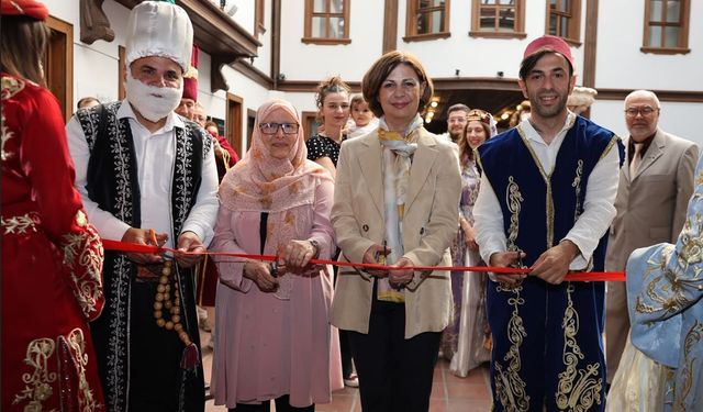 “Geçmişin Zarafeti” Sergisi Sanatseverlerle Buluştu